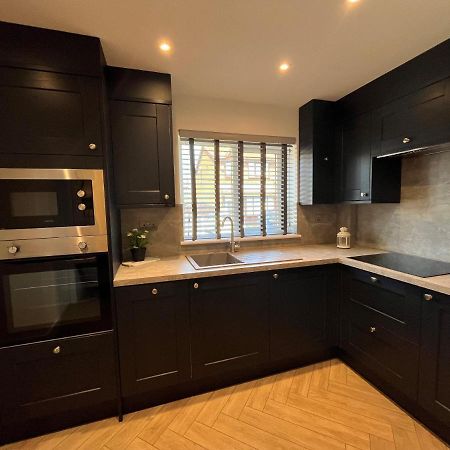 Contemporary 1 Bedroom Apartment Normanton  Zewnętrze zdjęcie