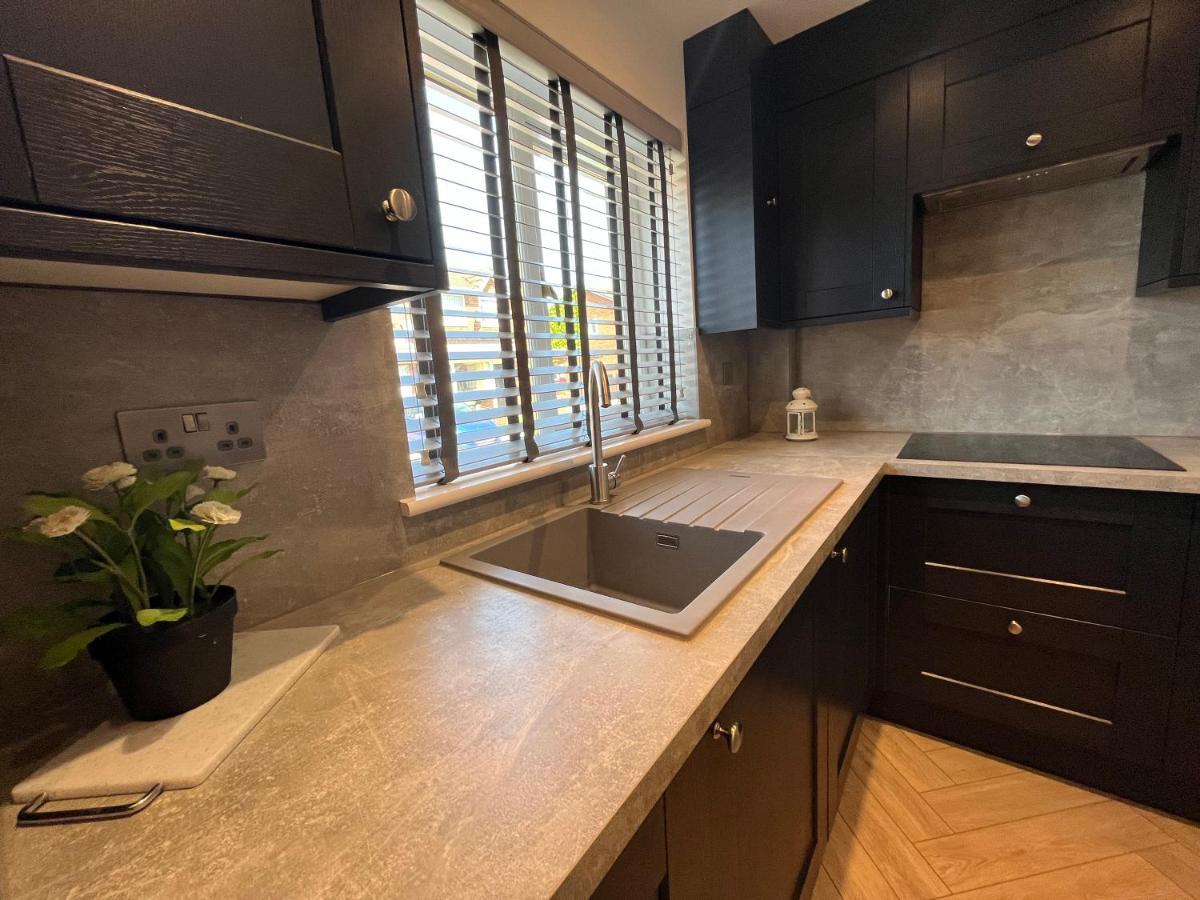 Contemporary 1 Bedroom Apartment Normanton  Zewnętrze zdjęcie